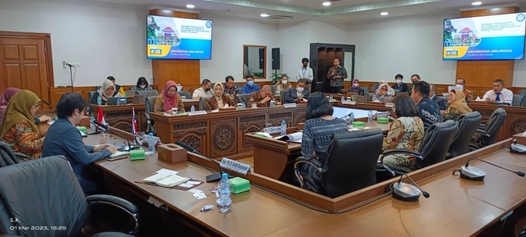 ผู้บริหาร NIDA เยือน Universitas Airlangga (UNAIR) สาธารณรัฐอินโดนีเซีย