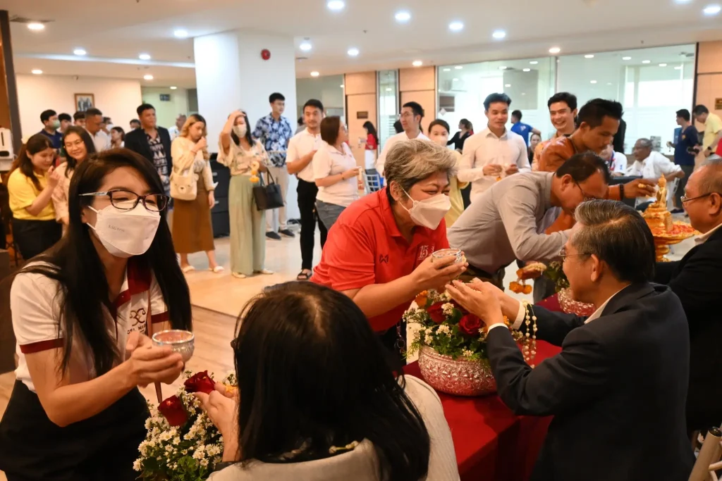 พิธีรดน้ำดำหัวคณาจารย์คณะนิติศาสตร์