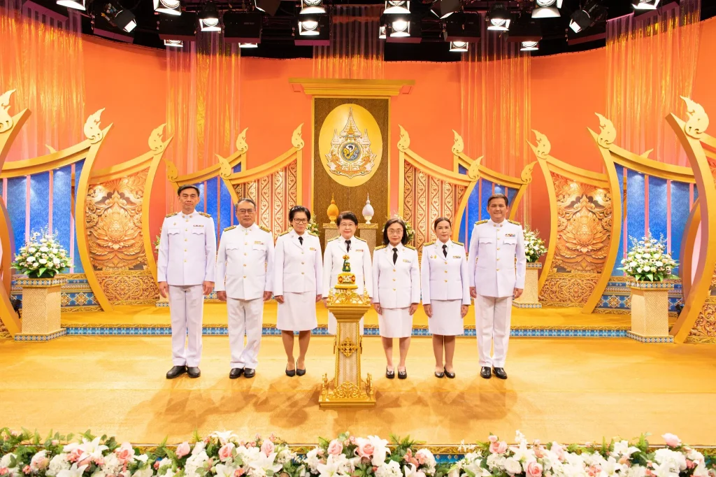 “นิด้า” ร่วมบันทึกเทปถวายพระพร เนื่องในโอกาสมหามงคลเฉลิมพระชนมพรรษา พระบาทสมเด็จพระเจ้าอยู่หัว และสมเด็จพระบรมราชชนนีพันปีหลวง