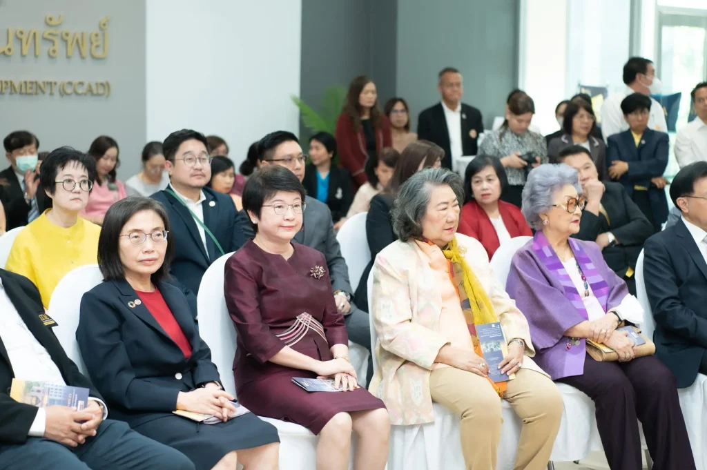 นิด้าเปิดตัว “ศูนย์พัฒนาทุนและสินทรัพย์” อย่างเป็นทางการในบรรยากาศอบอุ่น แขกผู้มีเกียรติ คณาจารย์ – นักศึกษา – ศิษย์เก่า ร่วมแสดงความยินดีอย่างคับคั่ง