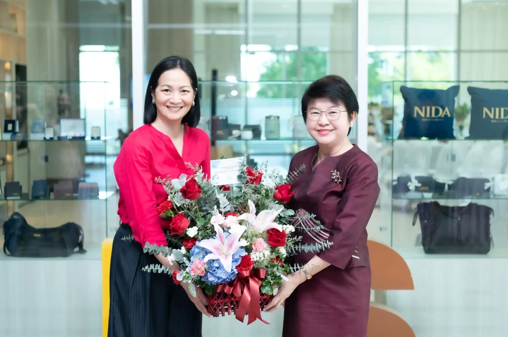 นิด้าเปิดตัว “ศูนย์พัฒนาทุนและสินทรัพย์” อย่างเป็นทางการในบรรยากาศอบอุ่น แขกผู้มีเกียรติ คณาจารย์ – นักศึกษา – ศิษย์เก่า ร่วมแสดงความยินดีอย่างคับคั่ง