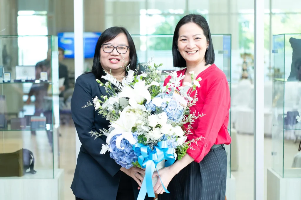 นิด้าเปิดตัว “ศูนย์พัฒนาทุนและสินทรัพย์” อย่างเป็นทางการในบรรยากาศอบอุ่น แขกผู้มีเกียรติ คณาจารย์ – นักศึกษา – ศิษย์เก่า ร่วมแสดงความยินดีอย่างคับคั่ง