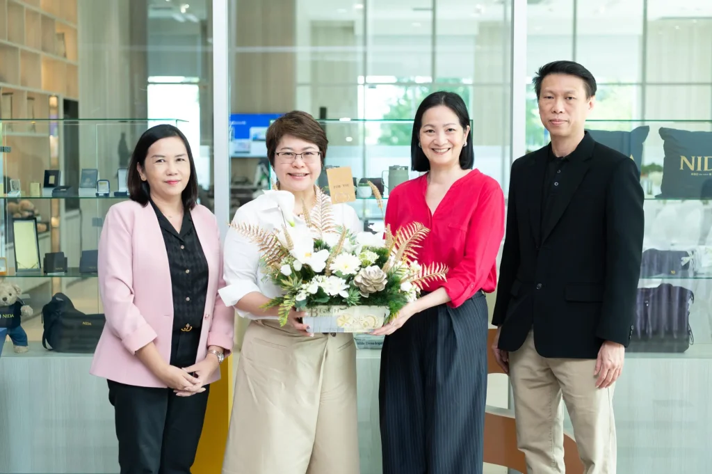 นิด้าเปิดตัว “ศูนย์พัฒนาทุนและสินทรัพย์” อย่างเป็นทางการในบรรยากาศอบอุ่น แขกผู้มีเกียรติ คณาจารย์ – นักศึกษา – ศิษย์เก่า ร่วมแสดงความยินดีอย่างคับคั่ง