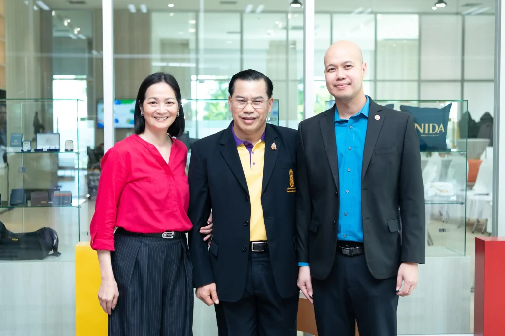 นิด้าเปิดตัว “ศูนย์พัฒนาทุนและสินทรัพย์” อย่างเป็นทางการในบรรยากาศอบอุ่น แขกผู้มีเกียรติ คณาจารย์ – นักศึกษา – ศิษย์เก่า ร่วมแสดงความยินดีอย่างคับคั่ง