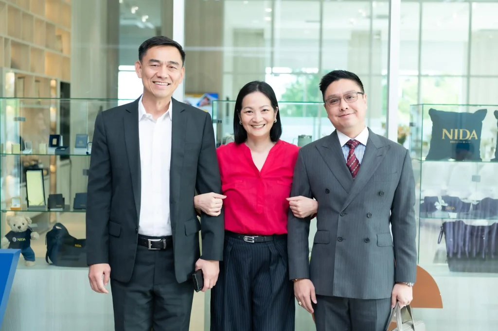 นิด้าเปิดตัว “ศูนย์พัฒนาทุนและสินทรัพย์” อย่างเป็นทางการในบรรยากาศอบอุ่น แขกผู้มีเกียรติ คณาจารย์ – นักศึกษา – ศิษย์เก่า ร่วมแสดงความยินดีอย่างคับคั่ง