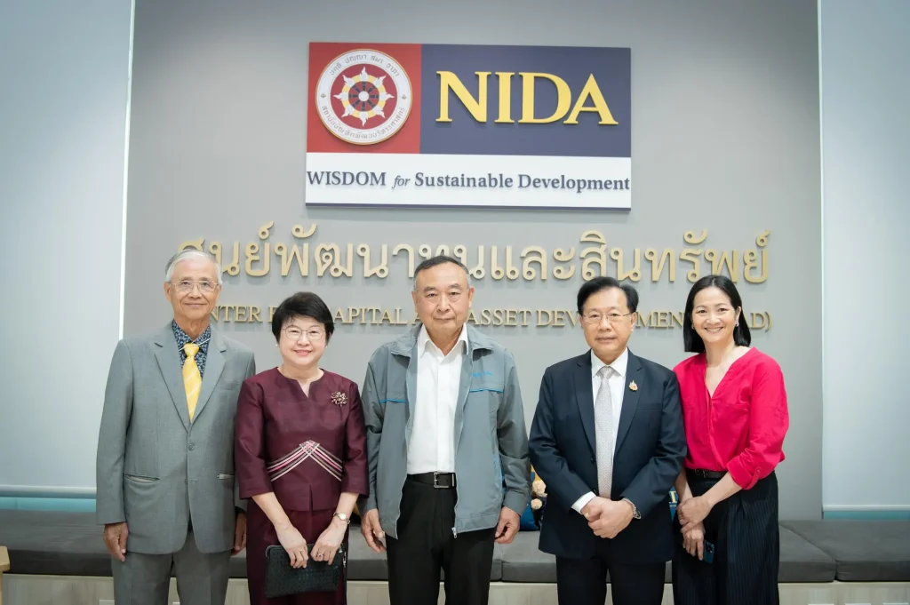 นิด้าเปิดตัว “ศูนย์พัฒนาทุนและสินทรัพย์” อย่างเป็นทางการในบรรยากาศอบอุ่น แขกผู้มีเกียรติ คณาจารย์ – นักศึกษา – ศิษย์เก่า ร่วมแสดงความยินดีอย่างคับคั่ง