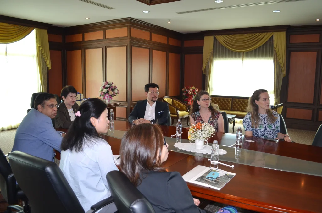 Image Name Official Visit by United Nations Delegates to NIDA