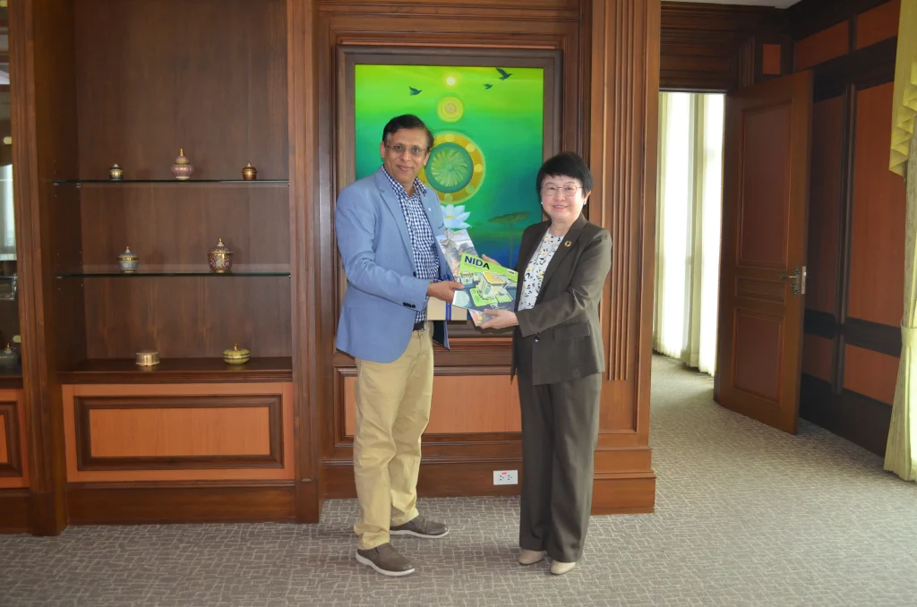 Image Name Official Visit by United Nations Delegates to NIDA