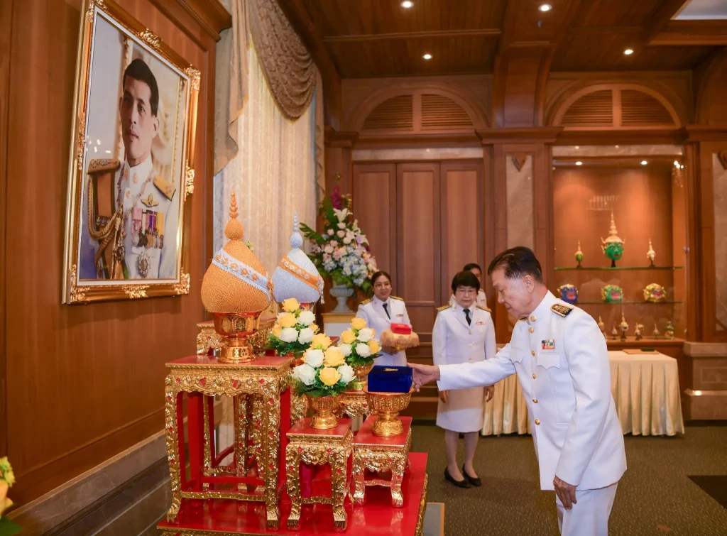 พิธีพระราชทานเครื่องราชอิสริยาภรณ์ ประจำปี 2565 – 2567 สถาบันบัณฑิตพัฒนบริหารศาสตร์