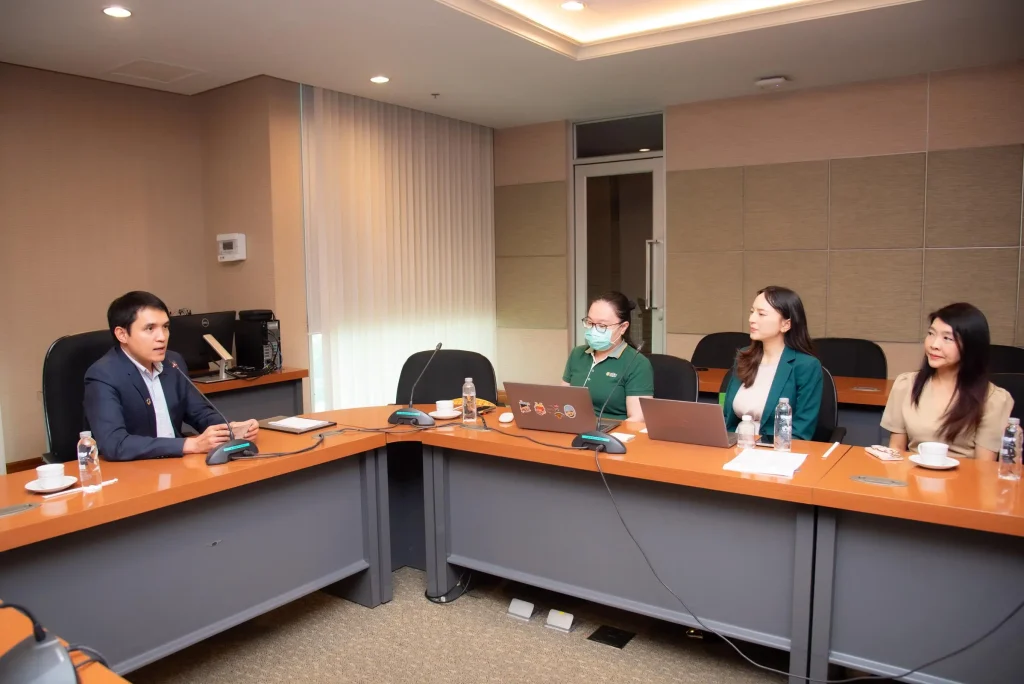 ‘นิด้า’ ให้การต้อนรับผู้แทนจาก Chinese Center โรงพยาบาลสมิติเวช