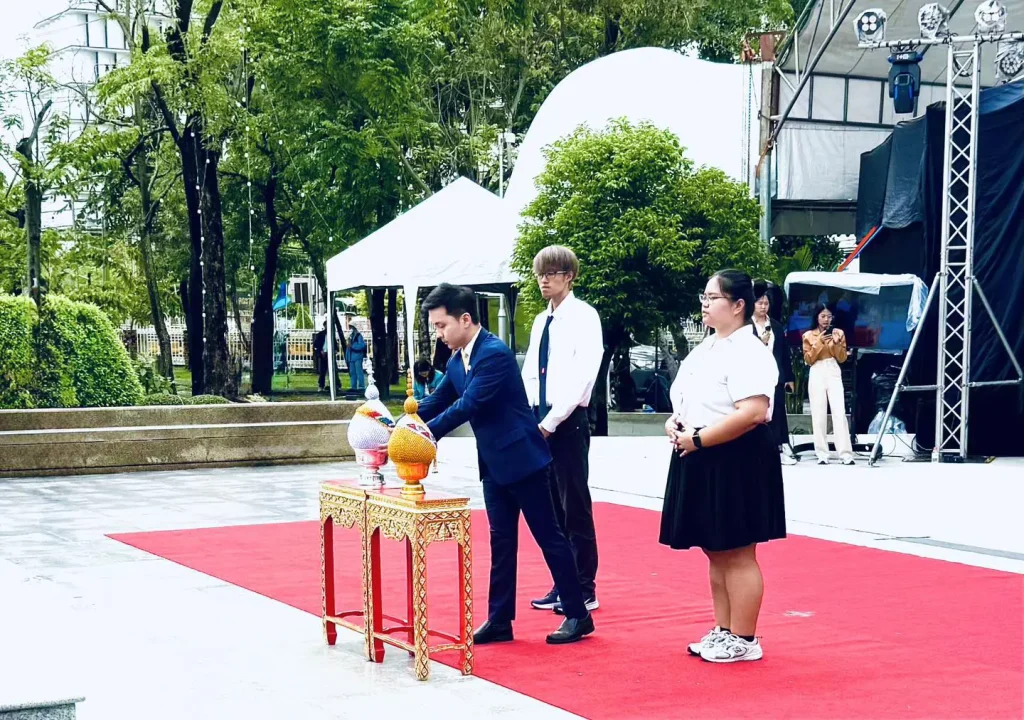 ‘นิด้า’ ร่วมพิธีวางพานพุ่ม เนื่องในครบรอบ 65 ปี สจล.