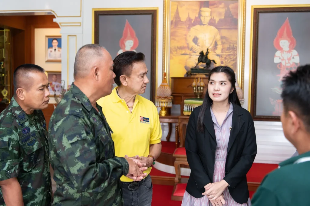 ‘นิด้า’ มอบทุนการศึกษา สิ่งของจำเป็นและเงินสนับสนุน เพื่อเป็นขวัญกำลังใจแก่ทหารกล้าและครอบครัว