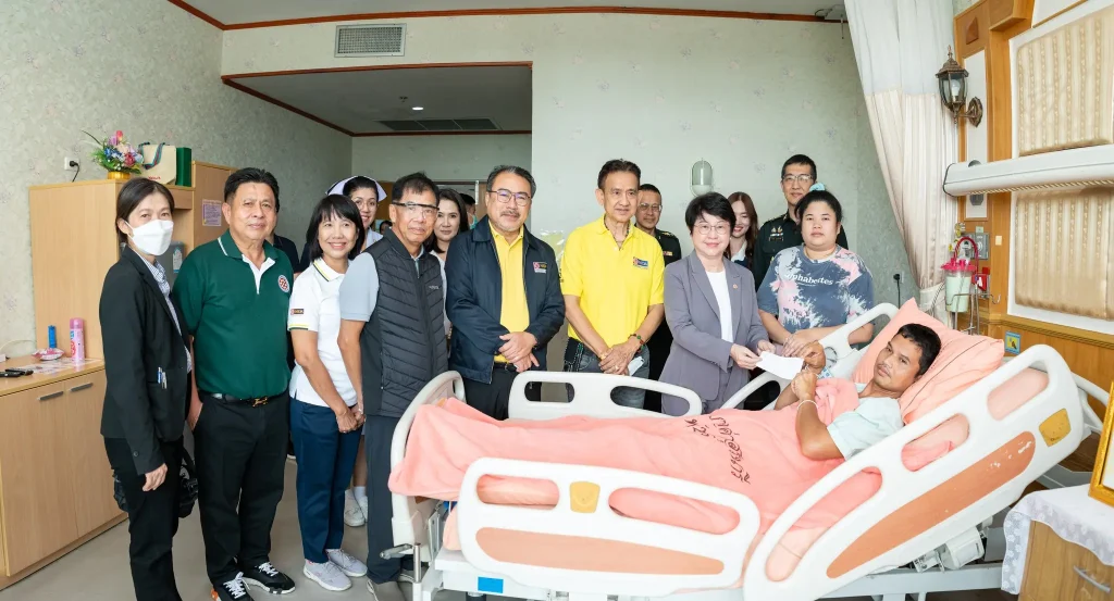 ‘นิด้า’ เข้าเยี่ยมทหารที่ได้รับบาดเจ็บจากการปฏิบัติหน้าที่ปกป้องอธิปไตยชายแดนไทย-กัมพูชา พร้อมมอบเงินสนับสนุน เพื่อเป็นขวัญกำลังใจแก่ทหารกล้าและครอบครัว