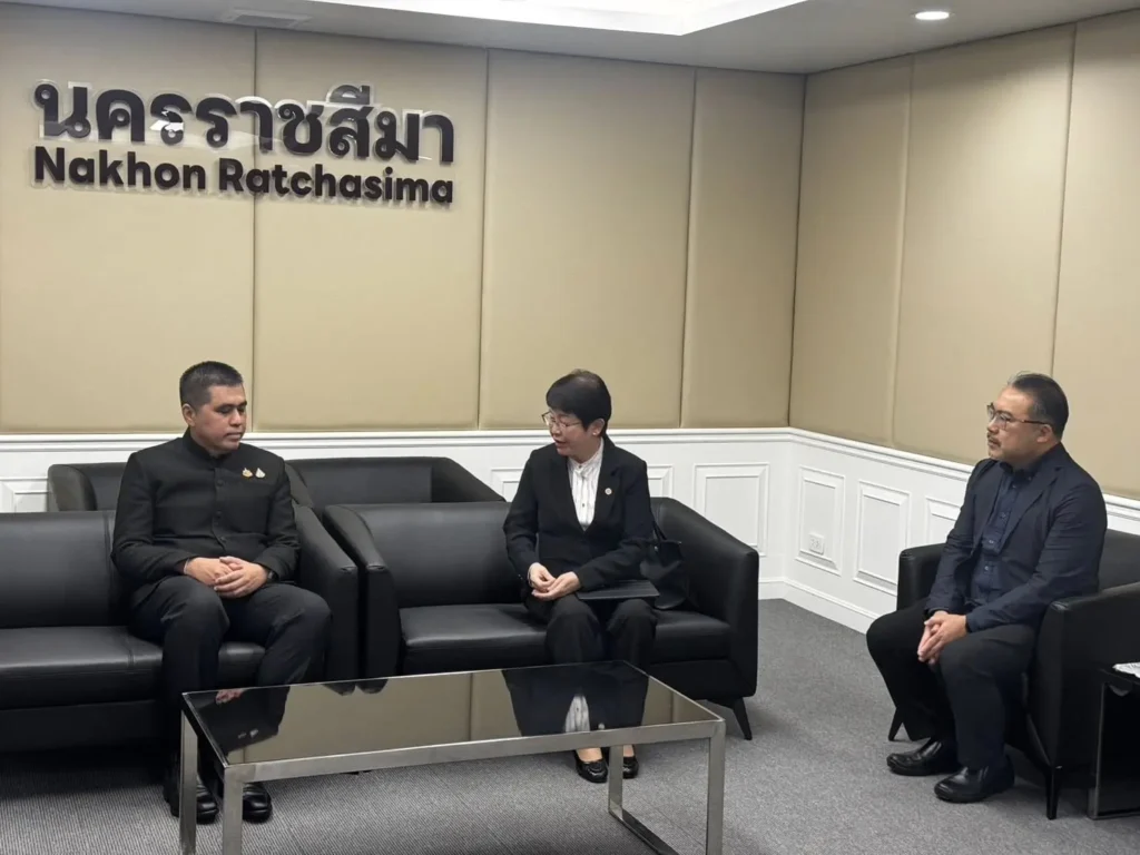 681204_04 ‘นิด้า’ เข้าพบผู้ว่าราชการจังหวัดนครราชสีมา หารือความร่วมมือพัฒนาพื้นที่จังหวัด
