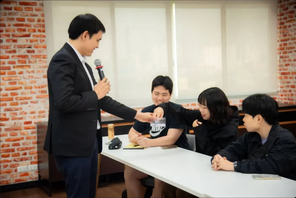 Communication02 ‘นิด้า’ จัดโครงการบรรยายเชิงปฏิบัติการ “Connecting Cultures through Communication”